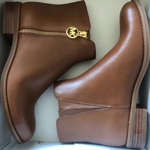 Brand new MICHAEL KORS ankle boots, brown